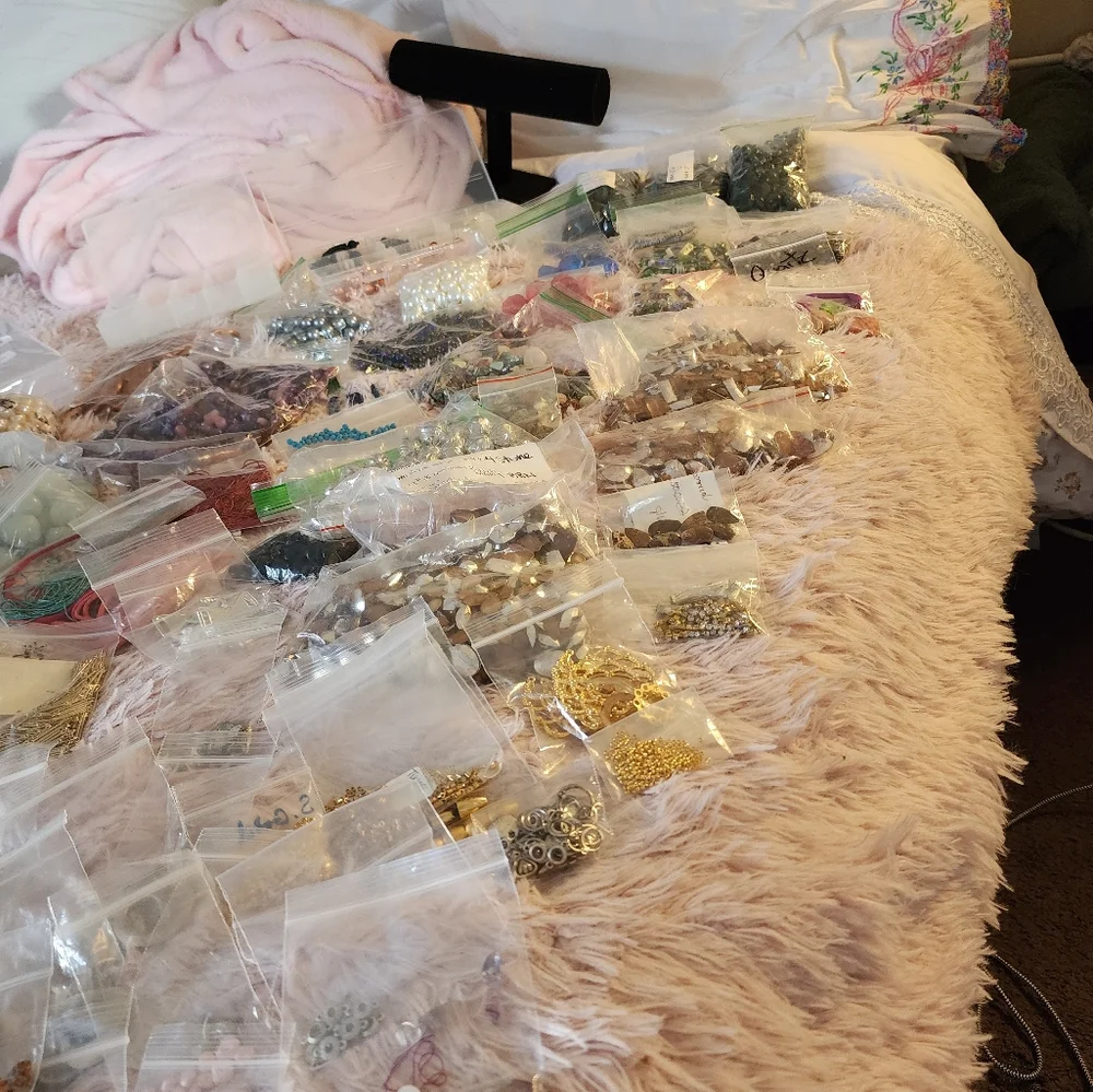 Mixture of Jewelry Making Supplies - Picture 12 of 12